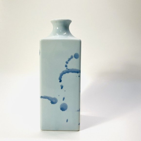 Adorable Vintage Signed Made in Japan Blue/White Hand-painted Fish Vase - Picture 4 of 8